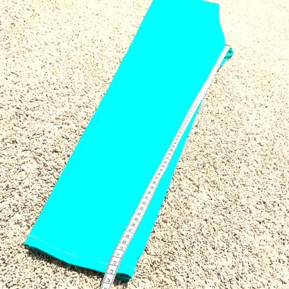 Fabletics Salar Mid-Rise Printed “Watch Me” PowerHold Legging - Picture 12 of 12